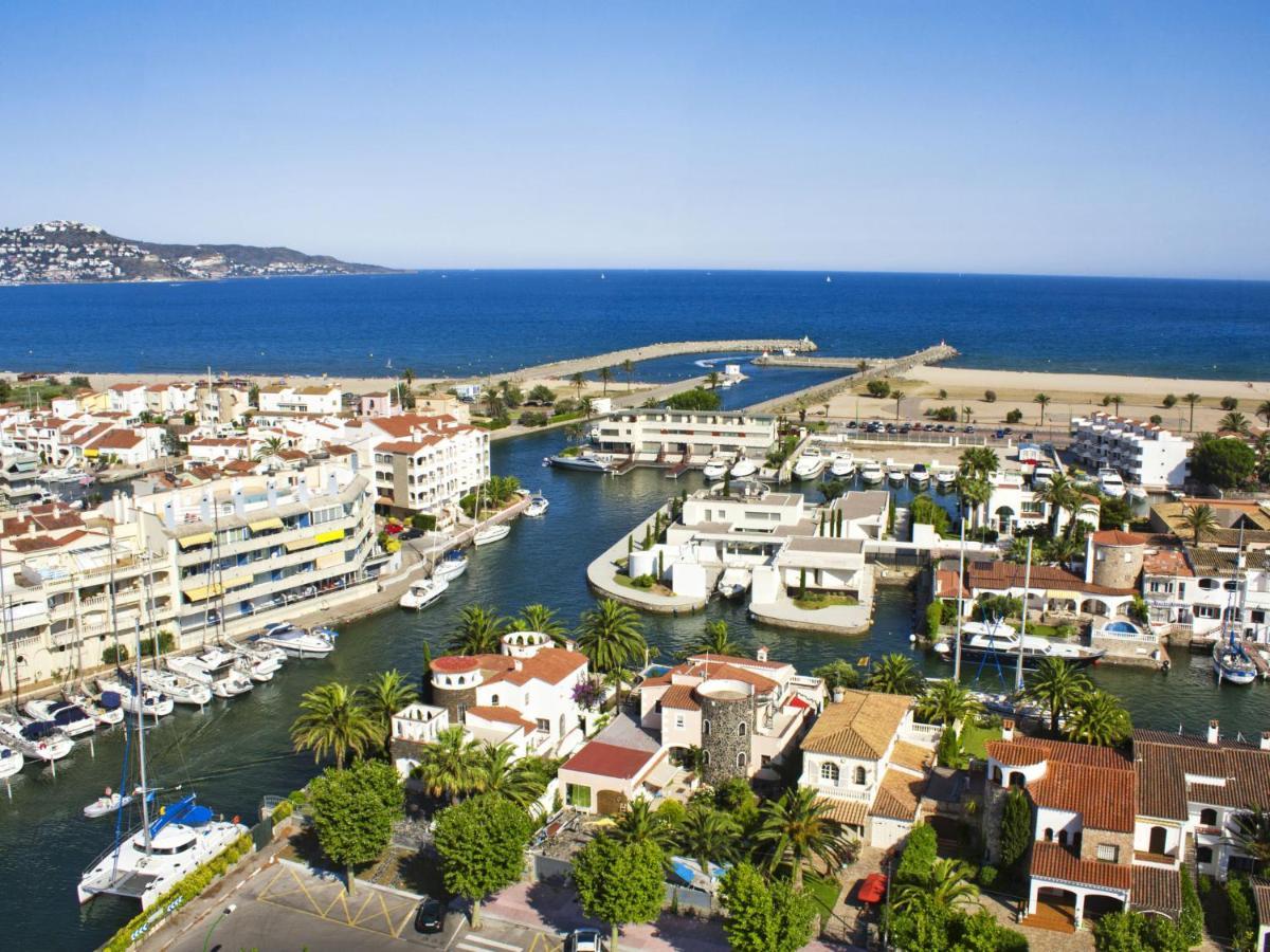 Holiday Home Requesens Canal Емпуріабрава Екстер'єр фото