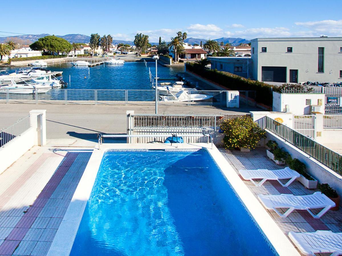 Holiday Home Requesens Canal Емпуріабрава Екстер'єр фото