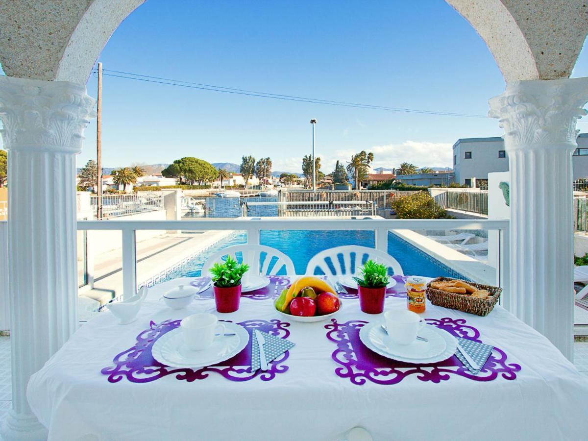 Holiday Home Requesens Canal Емпуріабрава Екстер'єр фото